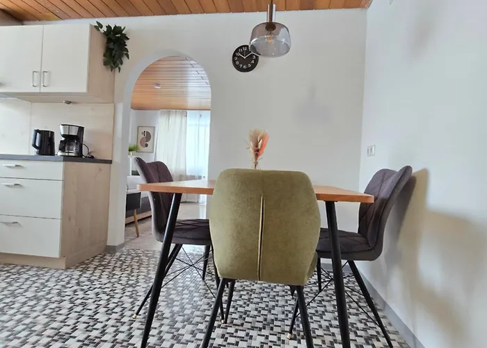 Monteur & Ferienapartment Leidenberger Parkplatz Wlan Kinderspielzimmer Apartment